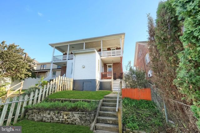749 W BROADWAY, Red Lion, PA 17356
