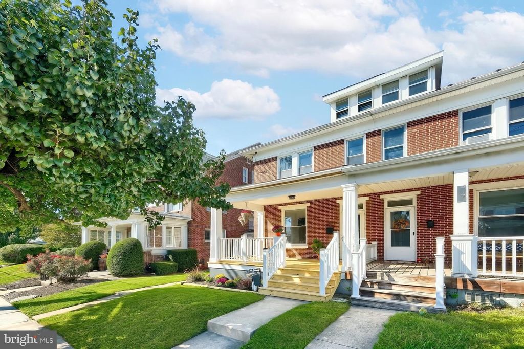 Image 2 of property listing at 749 W BROADWAY, Red Lion, PA 17356