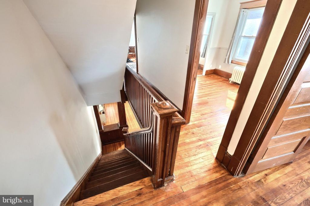Image 28 of property listing at 749 W BROADWAY, Red Lion, PA 17356