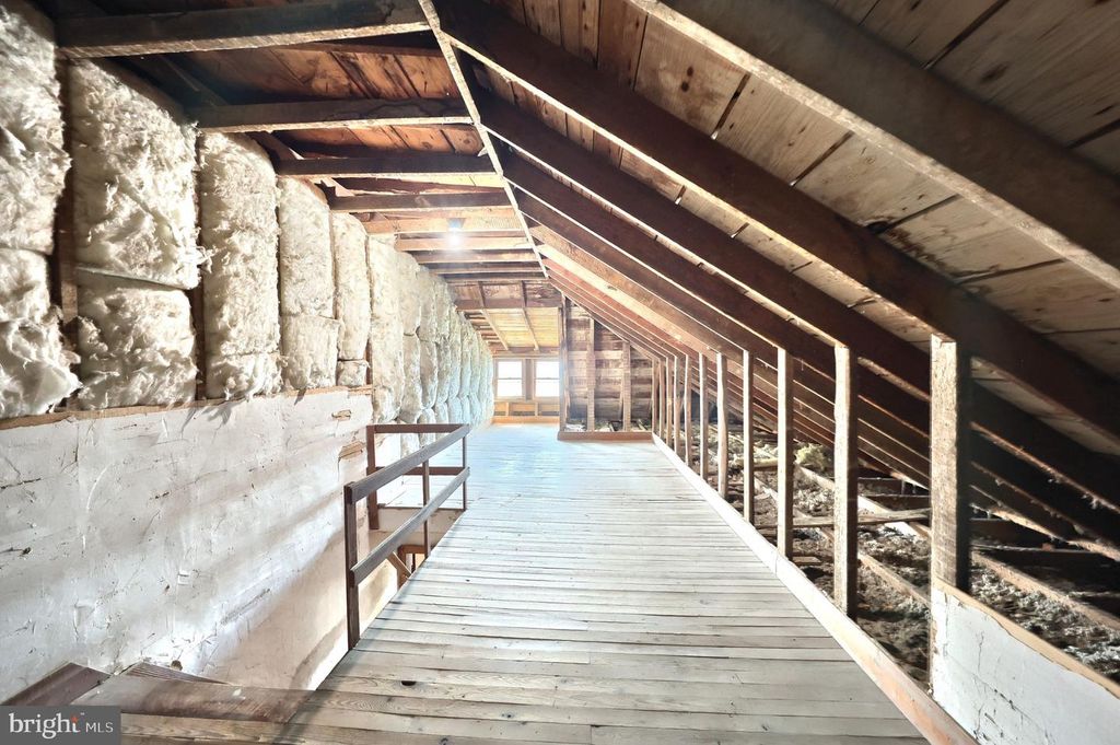 Image 37 of property listing at 749 W BROADWAY, Red Lion, PA 17356