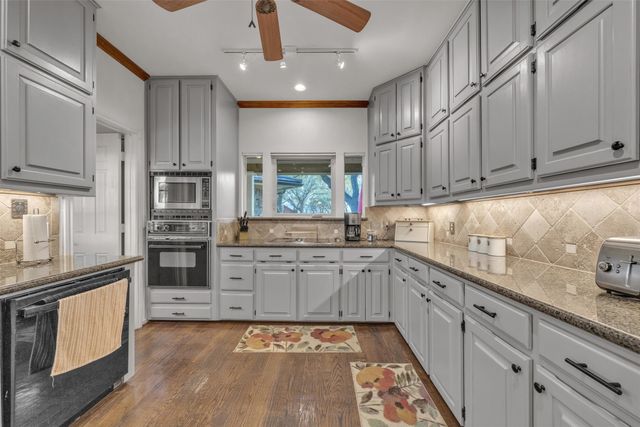 8 Buccaneer Court, Fort Worth, TX 76179