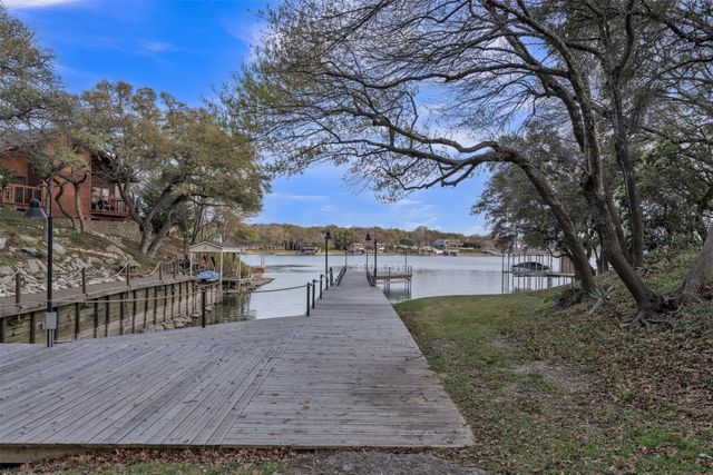 8 Buccaneer Court, Fort Worth, TX 76179