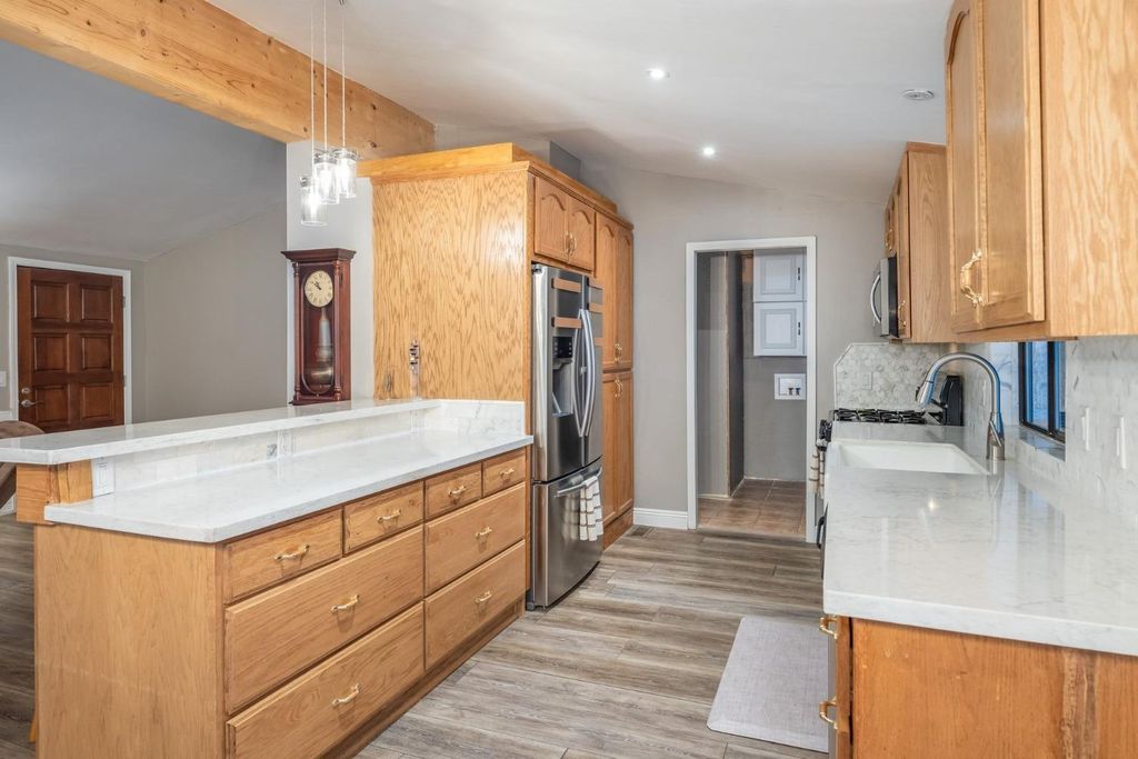 Image 12 of property listing at 39737 Road 274 # 63, Bass Lake, CA 93604