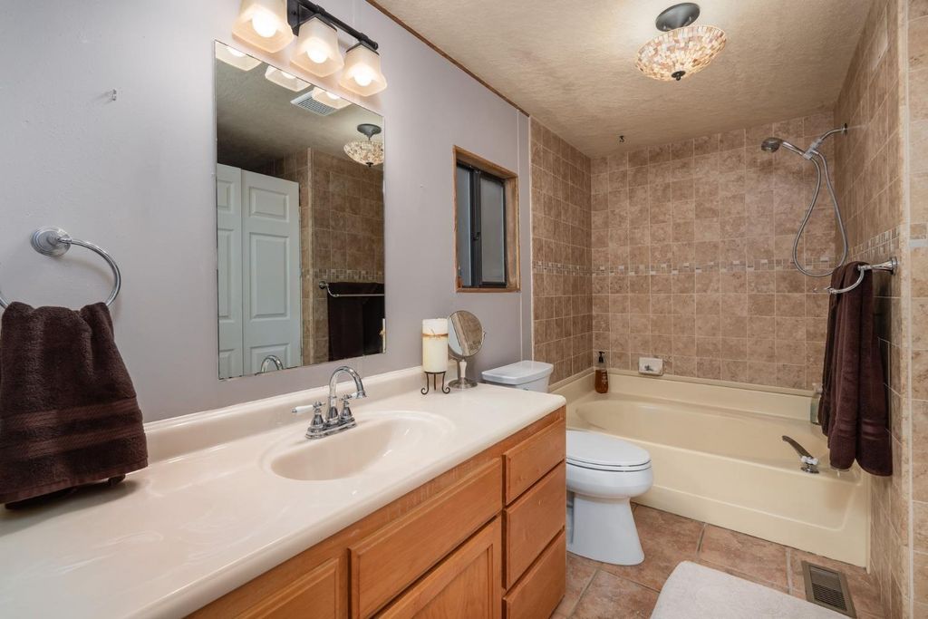 Image 18 of property listing at 39737 Road 274 # 63, Bass Lake, CA 93604