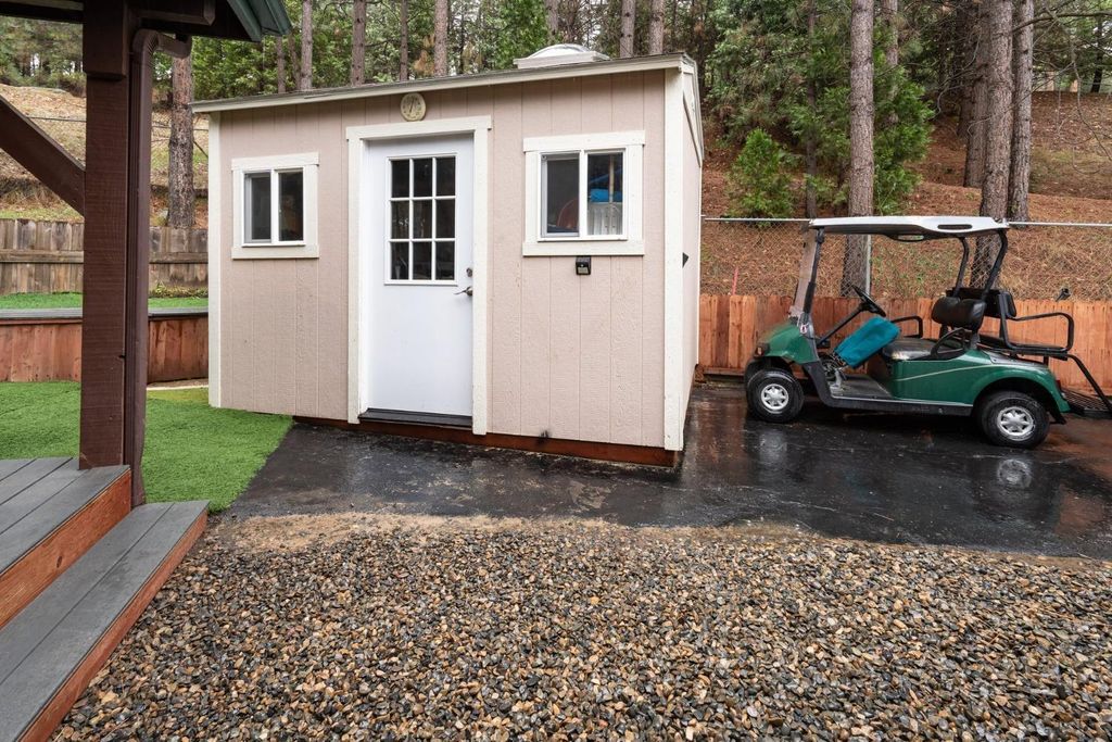 Image 25 of property listing at 39737 Road 274 # 63, Bass Lake, CA 93604