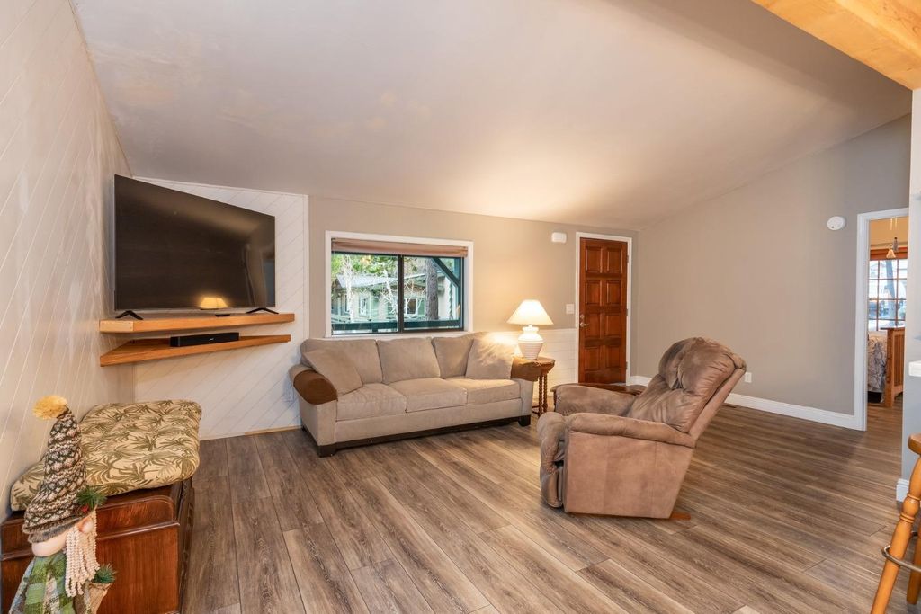 Image 7 of property listing at 39737 Road 274 # 63, Bass Lake, CA 93604