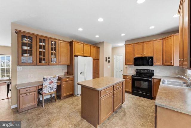 510 WHEATLAND CT, Lincoln University, PA 19352