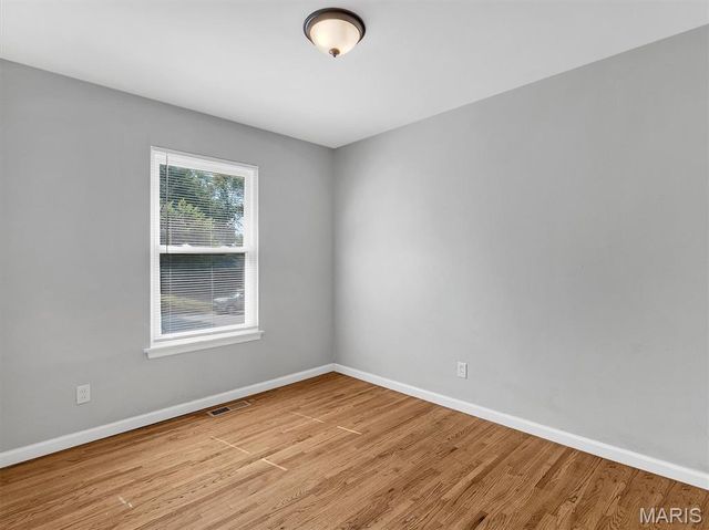 5321 Ville Angela Lane, Hazelwood, MO 63042