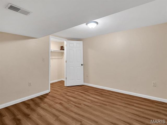 5321 Ville Angela Lane, Hazelwood, MO 63042