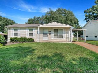 5321 Ville Angela Lane, Hazelwood, MO 63042