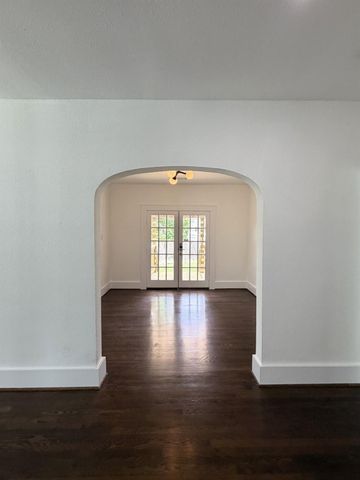 1968 W Mckinney Street, Houston, TX 77019