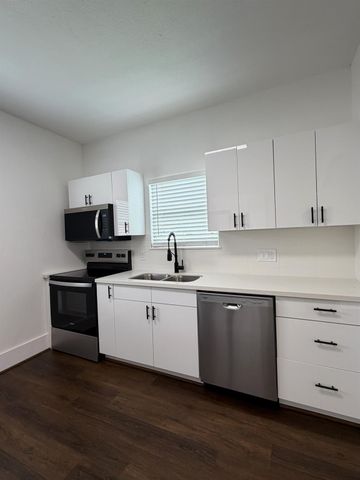 1968 W Mckinney Street, Houston, TX 77019