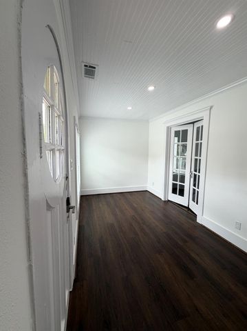 1968 W Mckinney Street, Houston, TX 77019