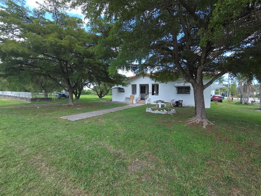 145 SW 3rd Avenue, Florida City, FL 33034