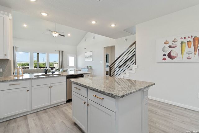 8936 Hazel Birch, Elmendorf, TX 78112