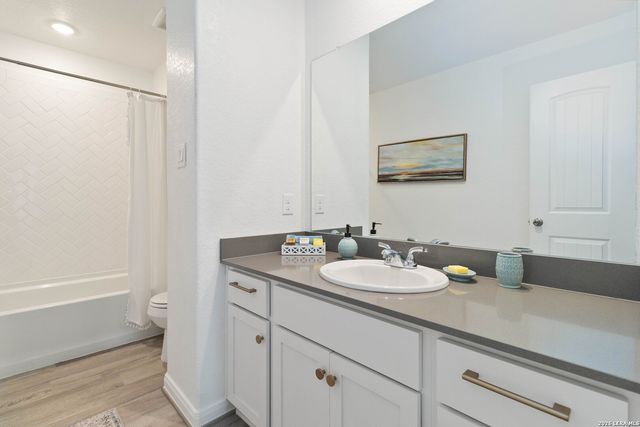 8936 Hazel Birch, Elmendorf, TX 78112