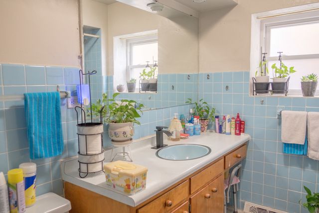 2100 S 50th Avenue, Cicero, IL 60804