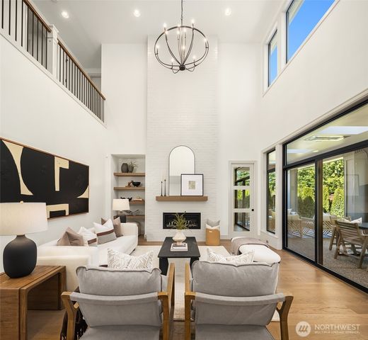 14030 NE 6th Place, Bellevue, WA 98007