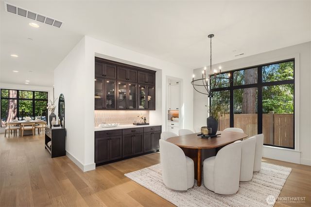 14030 NE 6th Place, Bellevue, WA 98007