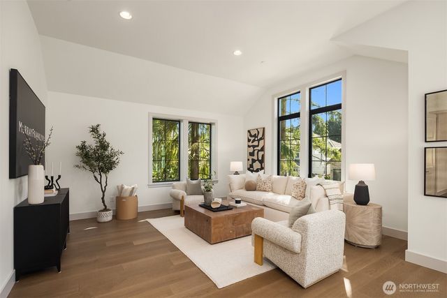 14030 NE 6th Place, Bellevue, WA 98007