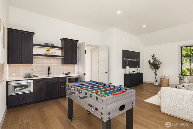 14030 NE 6th Place, Bellevue, WA 98007