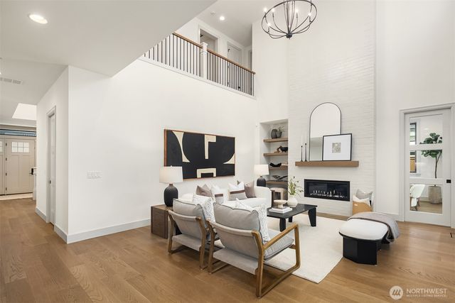 14030 NE 6th Place, Bellevue, WA 98007