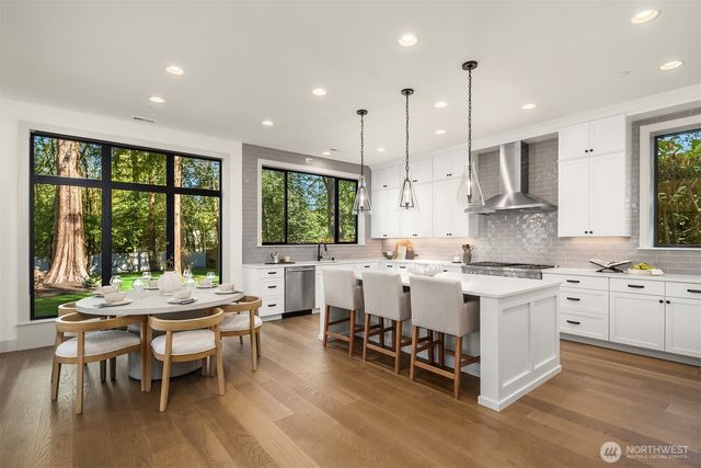 14030 NE 6th Place, Bellevue, WA 98007