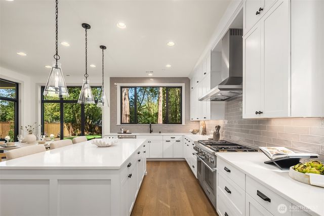 14030 NE 6th Place, Bellevue, WA 98007