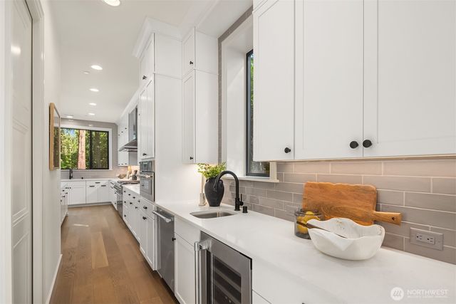 14030 NE 6th Place, Bellevue, WA 98007