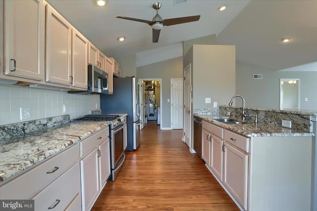 53 BURWICK DR, Mechanicsburg, PA 17050