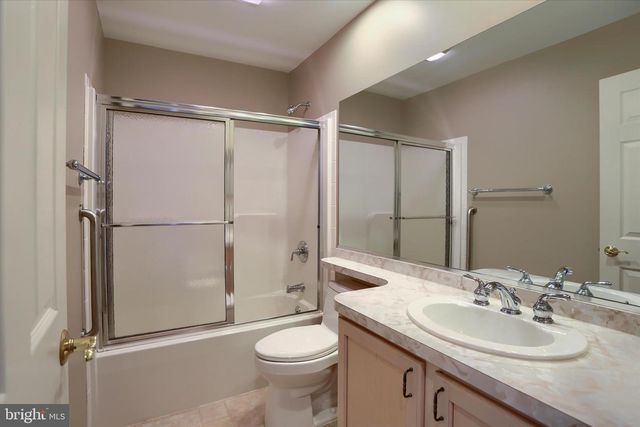 53 BURWICK DR, Mechanicsburg, PA 17050