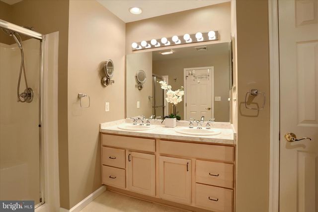 53 BURWICK DR, Mechanicsburg, PA 17050