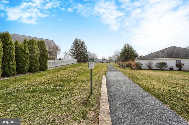 53 BURWICK DR, Mechanicsburg, PA 17050