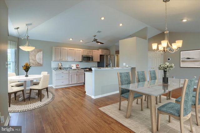 53 BURWICK DR, Mechanicsburg, PA 17050