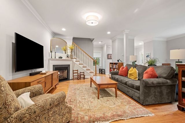 2 Summer Hill Cir 2, Arlington, MA 02474