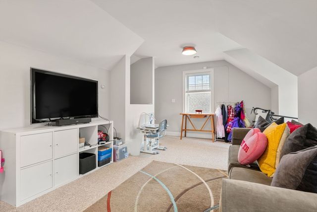 2 Summer Hill Cir 2, Arlington, MA 02474