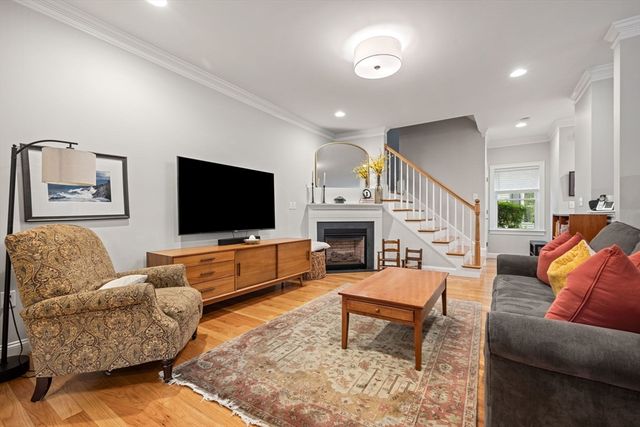 2 Summer Hill Cir 2, Arlington, MA 02474