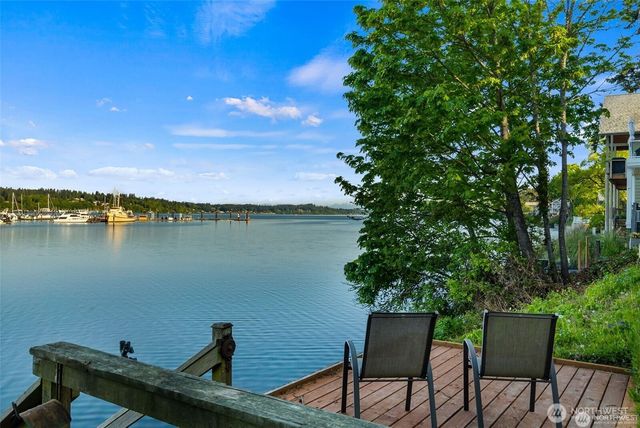 1333 East Bay Drive NE, Olympia, WA 98506