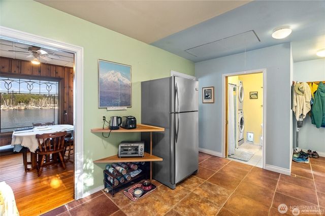 1333 East Bay Drive NE, Olympia, WA 98506