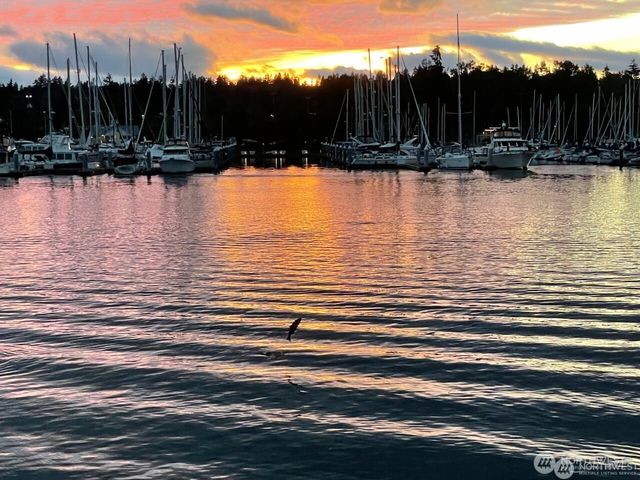 1333 East Bay Drive NE, Olympia, WA 98506