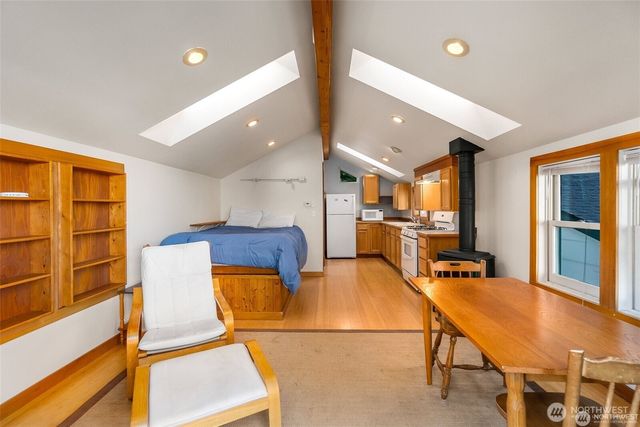 1333 East Bay Drive NE, Olympia, WA 98506