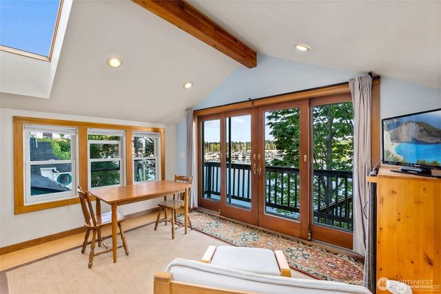 1333 East Bay Drive NE, Olympia, WA 98506