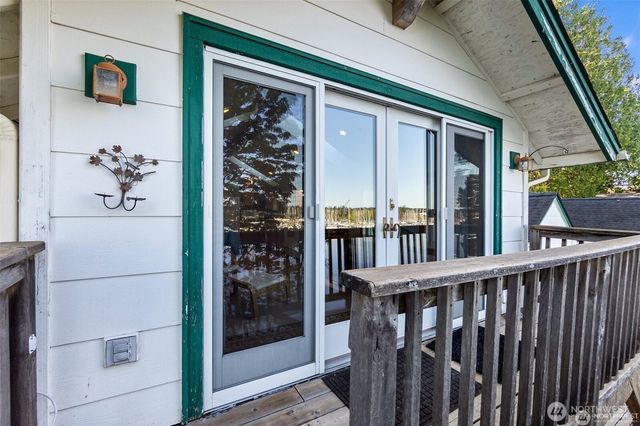 1333 East Bay Drive NE, Olympia, WA 98506