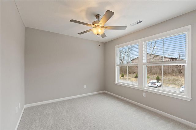 566 Foxhill Drive, 12-302, Crescent Springs, KY 41017