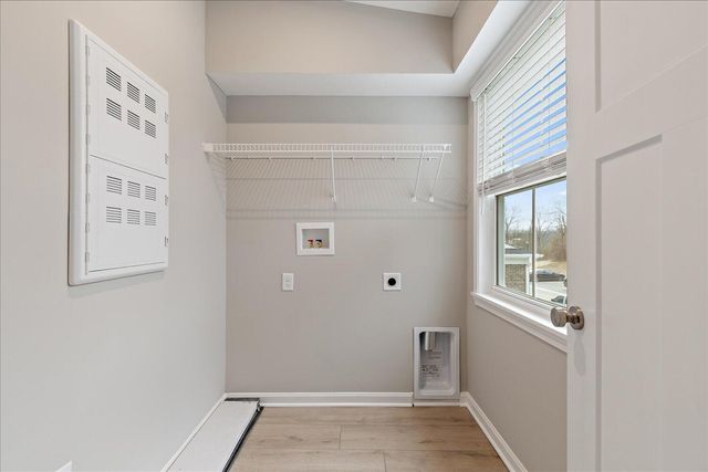 566 Foxhill Drive, 12-302, Crescent Springs, KY 41017