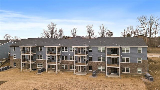 566 Foxhill Drive, 12-302, Crescent Springs, KY 41017