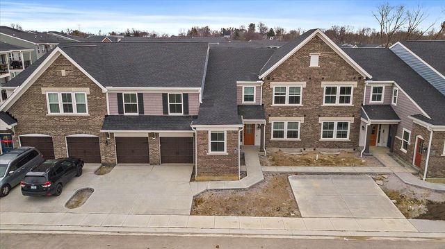 566 Foxhill Drive, 12-302, Crescent Springs, KY 41017