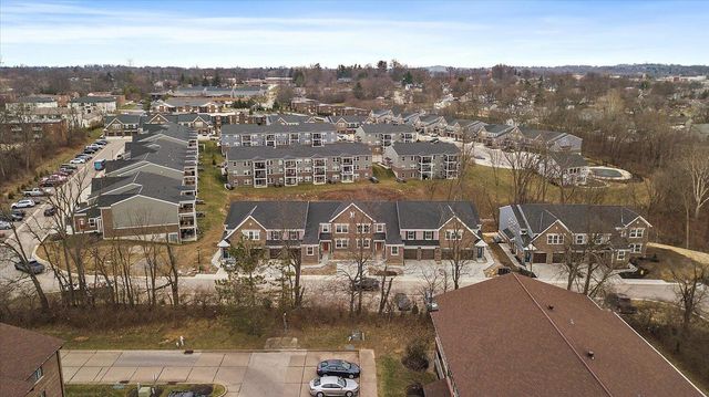 566 Foxhill Drive, 12-302, Crescent Springs, KY 41017