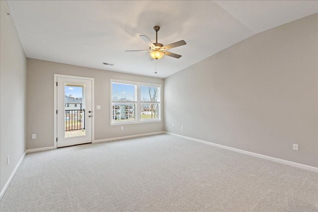 566 Foxhill Drive, 12-302, Crescent Springs, KY 41017