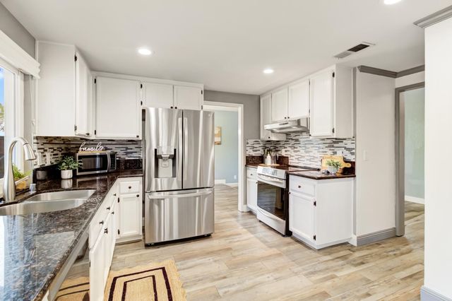 5200 Vista Del Oro Way, Fair Oaks, CA 95628